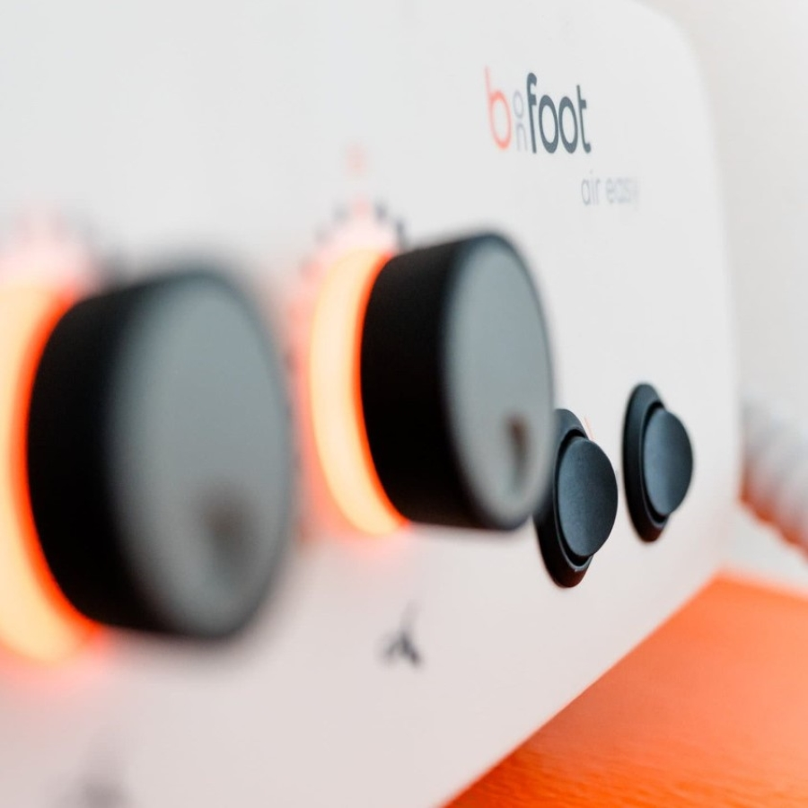 B-ON-FOOT AIR EASY MIKROMOTOR SA USISAVAČEM NARANČASTO BIJELI